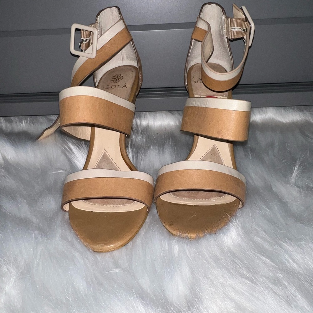 Isola tan sandals